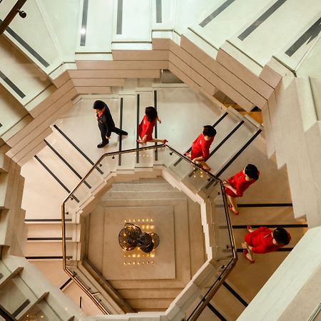 Siam Kempinski Hotel Bangkok Exterior photo The staircase of the hotel