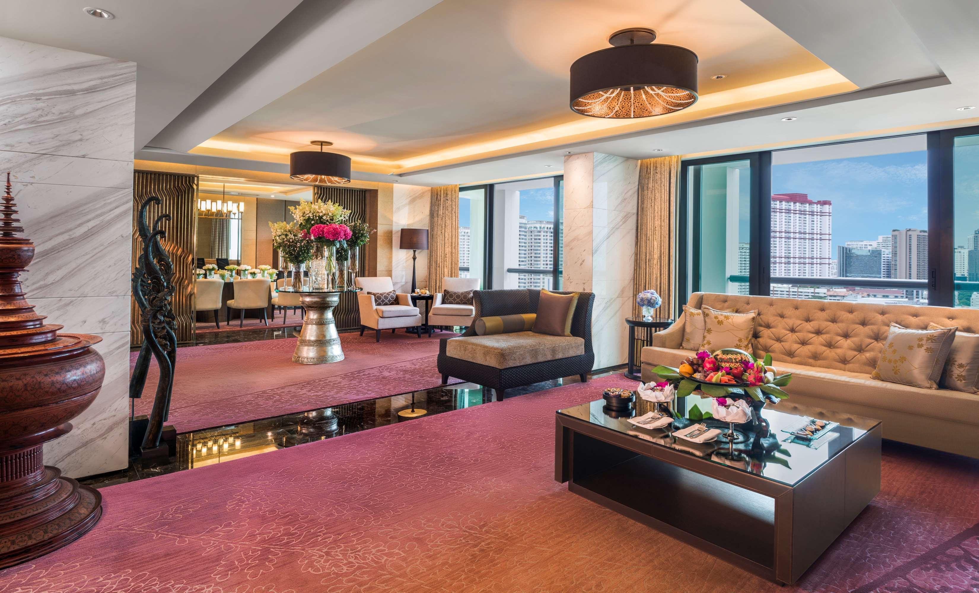 Siam Kempinski Hotel Bangkok Exterior photo The Presidential Suite