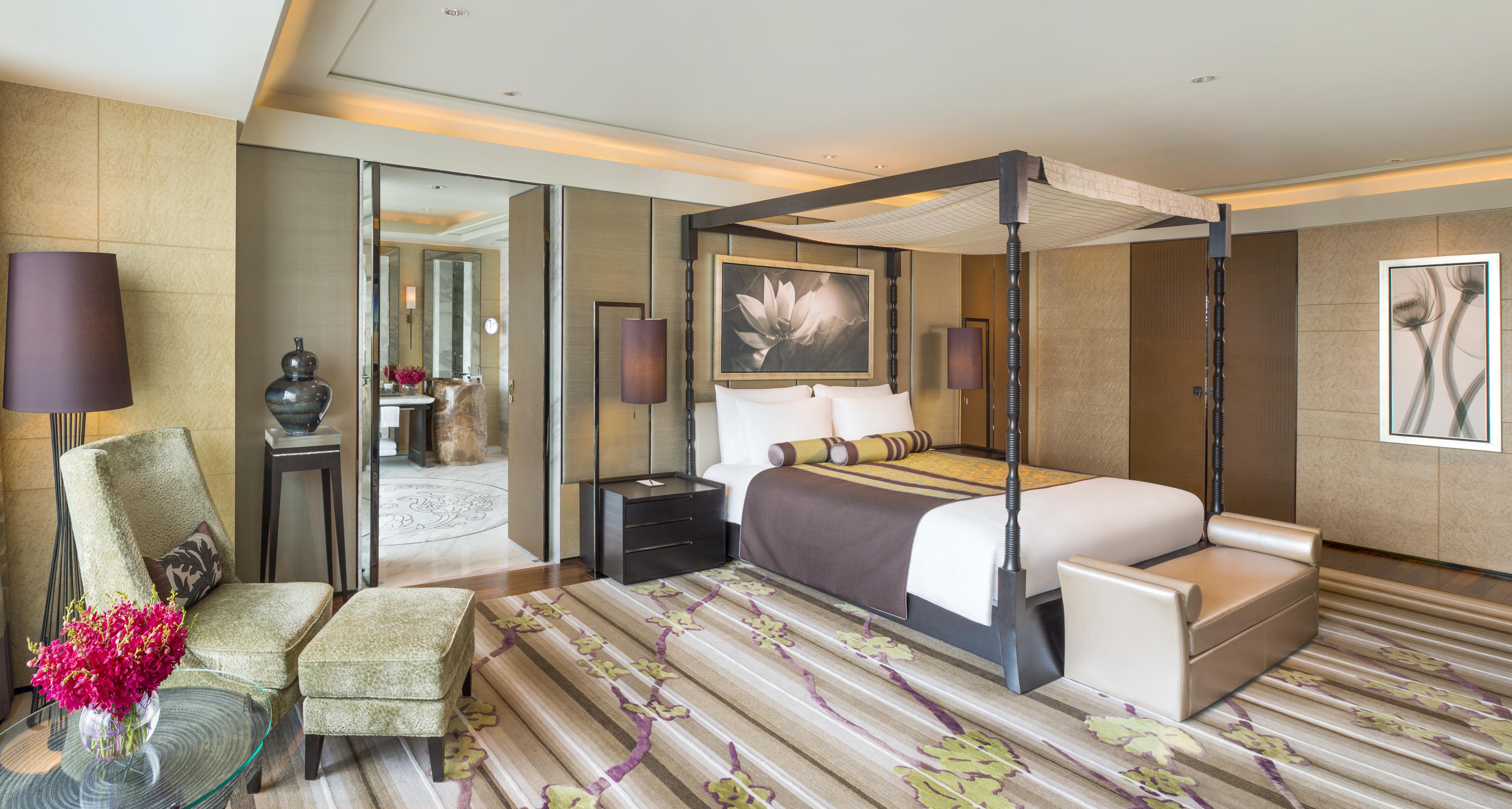 Siam Kempinski Hotel Bangkok Exterior photo A bedroom at the Mandarin Oriental, Bangkok