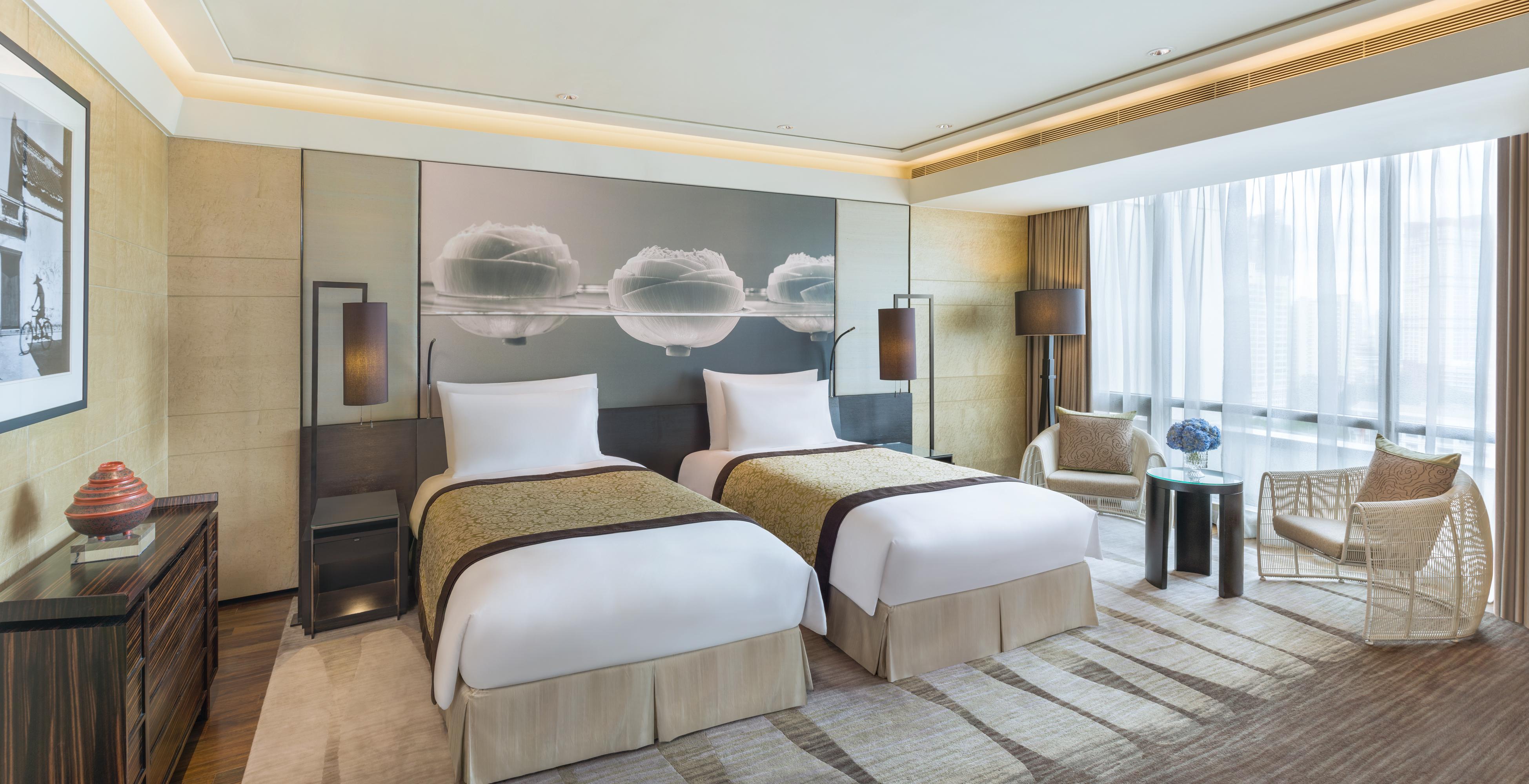 Siam Kempinski Hotel Bangkok Exterior photo Deluxe Room