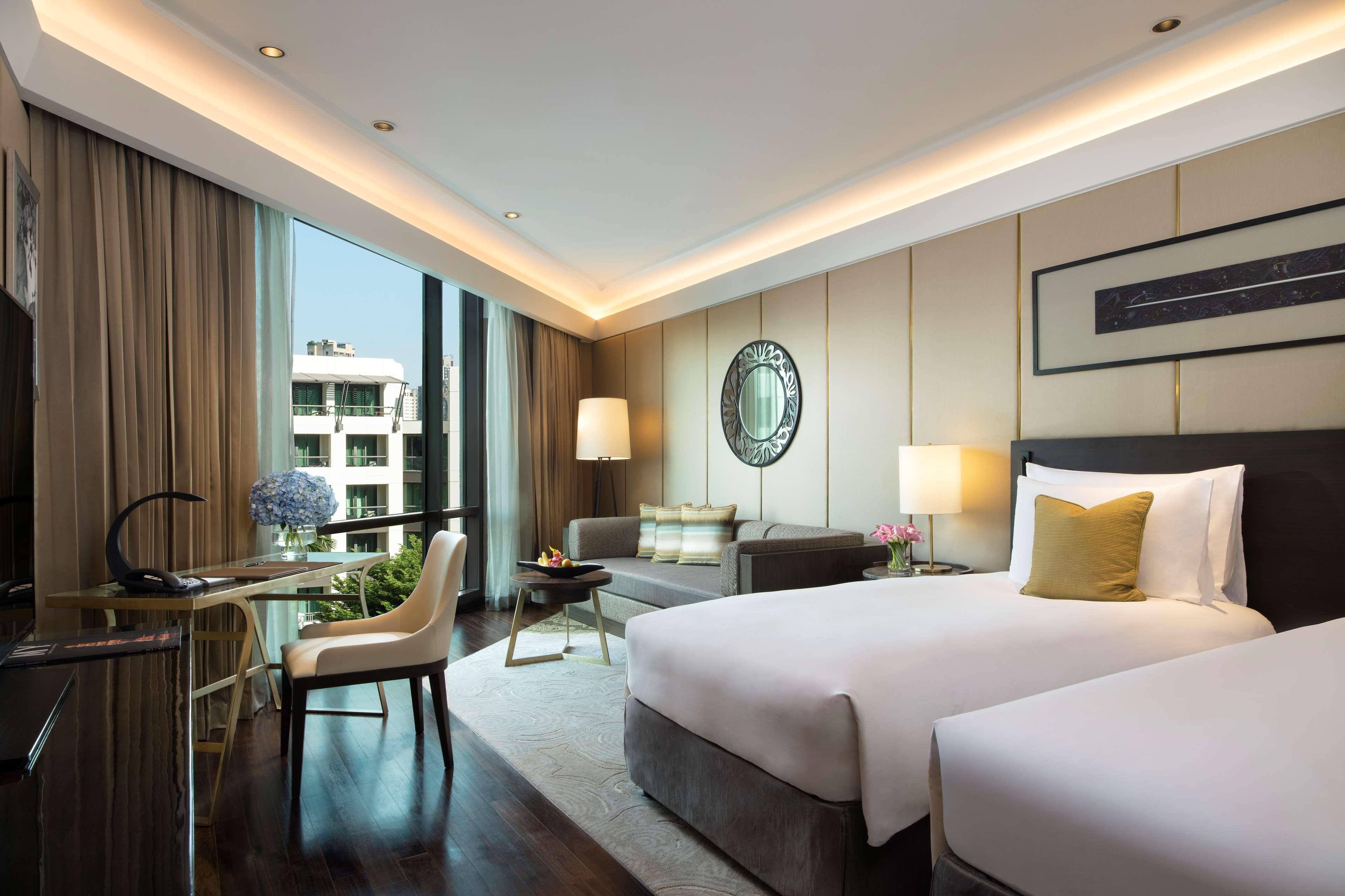 Siam Kempinski Hotel Bangkok Exterior photo Deluxe Room