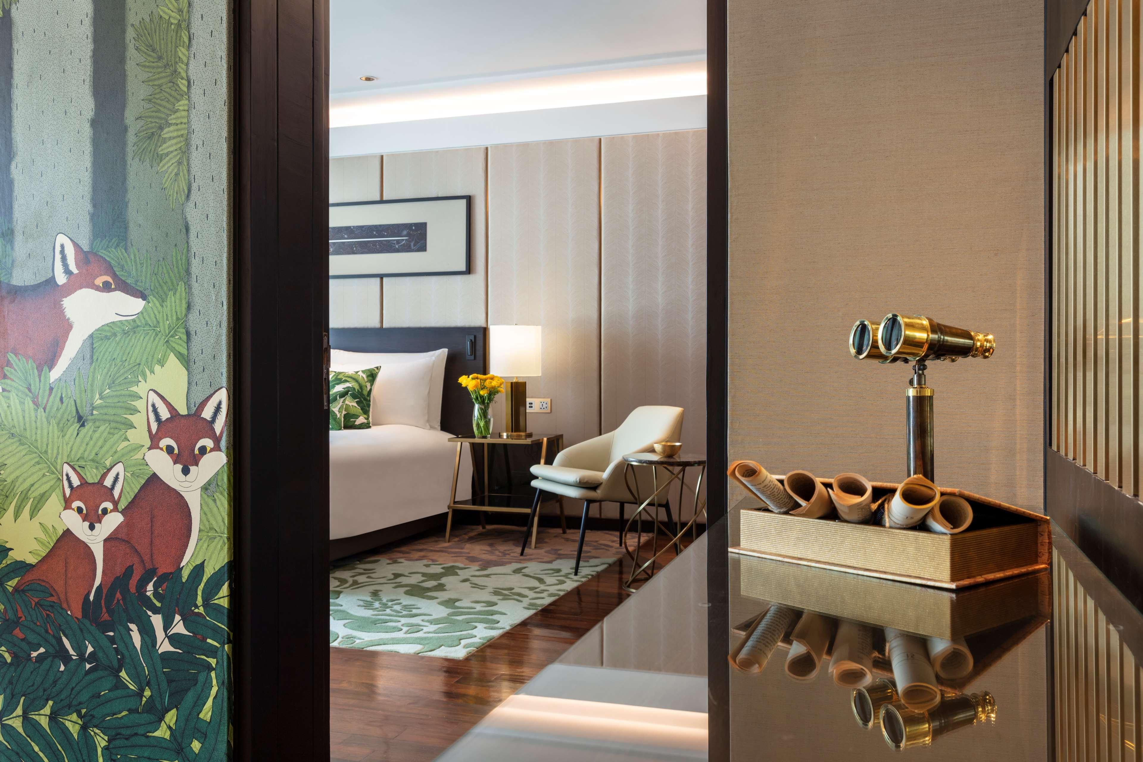 Siam Kempinski Hotel Bangkok Exterior photo Deluxe Room