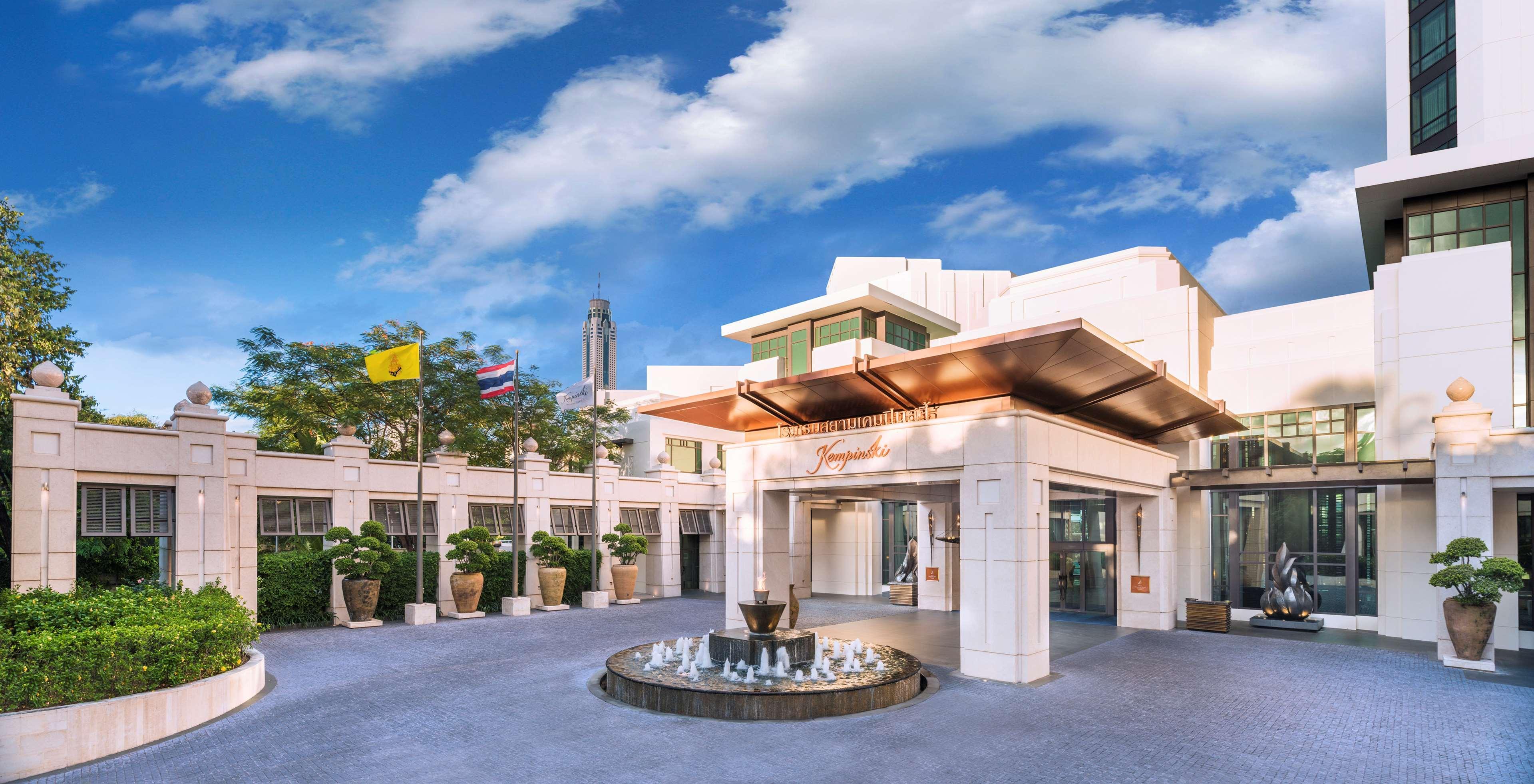 Siam Kempinski Hotel Bangkok Exterior photo The Royal