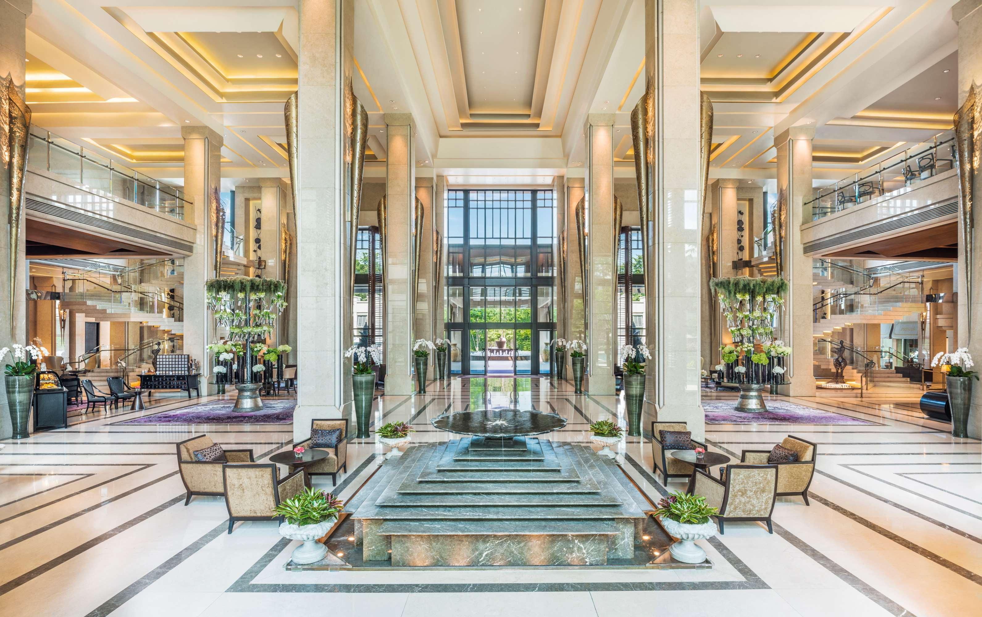 Siam Kempinski Hotel Bangkok Exterior photo The lobby of the hotel