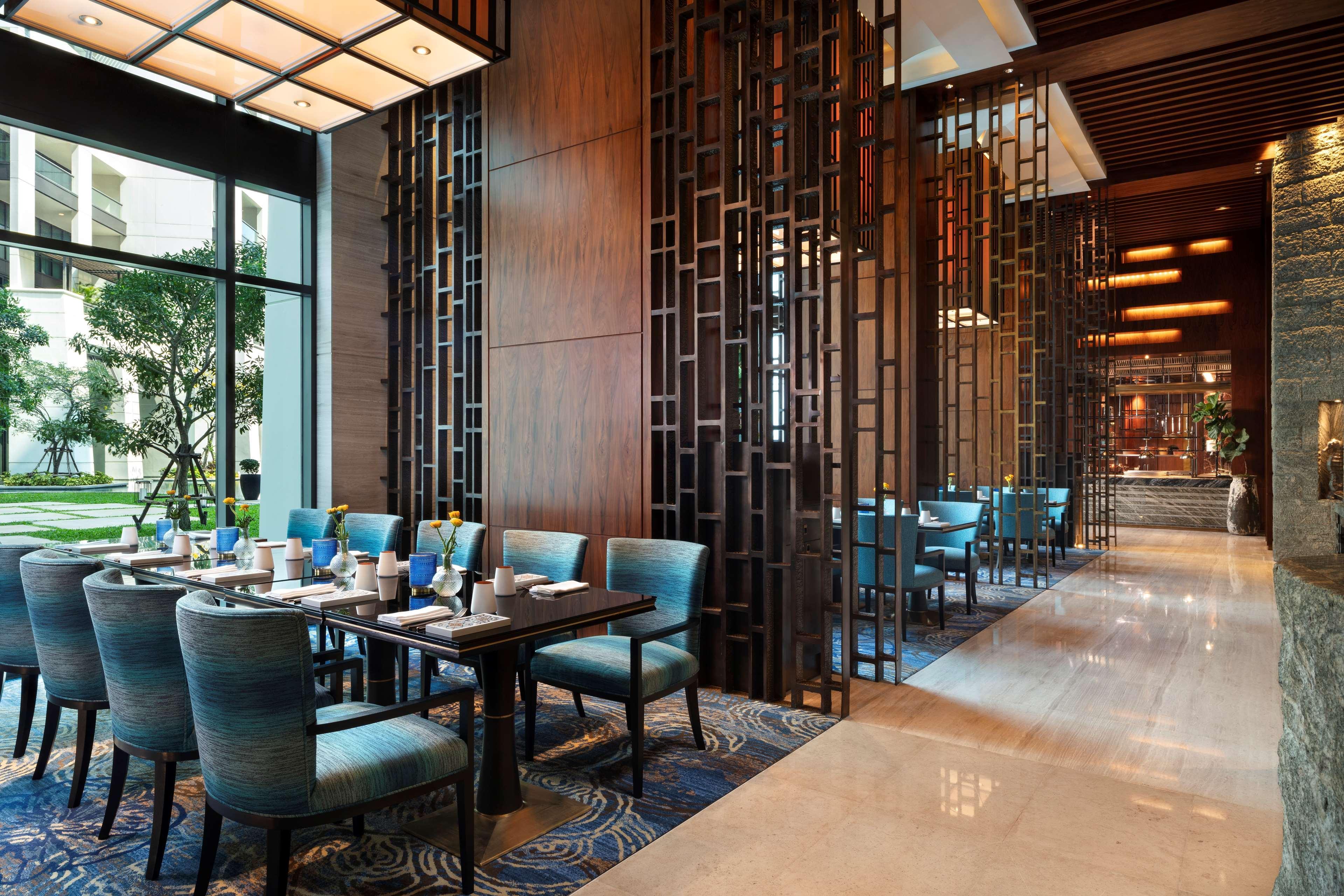 Siam Kempinski Hotel Bangkok Exterior photo The restaurant