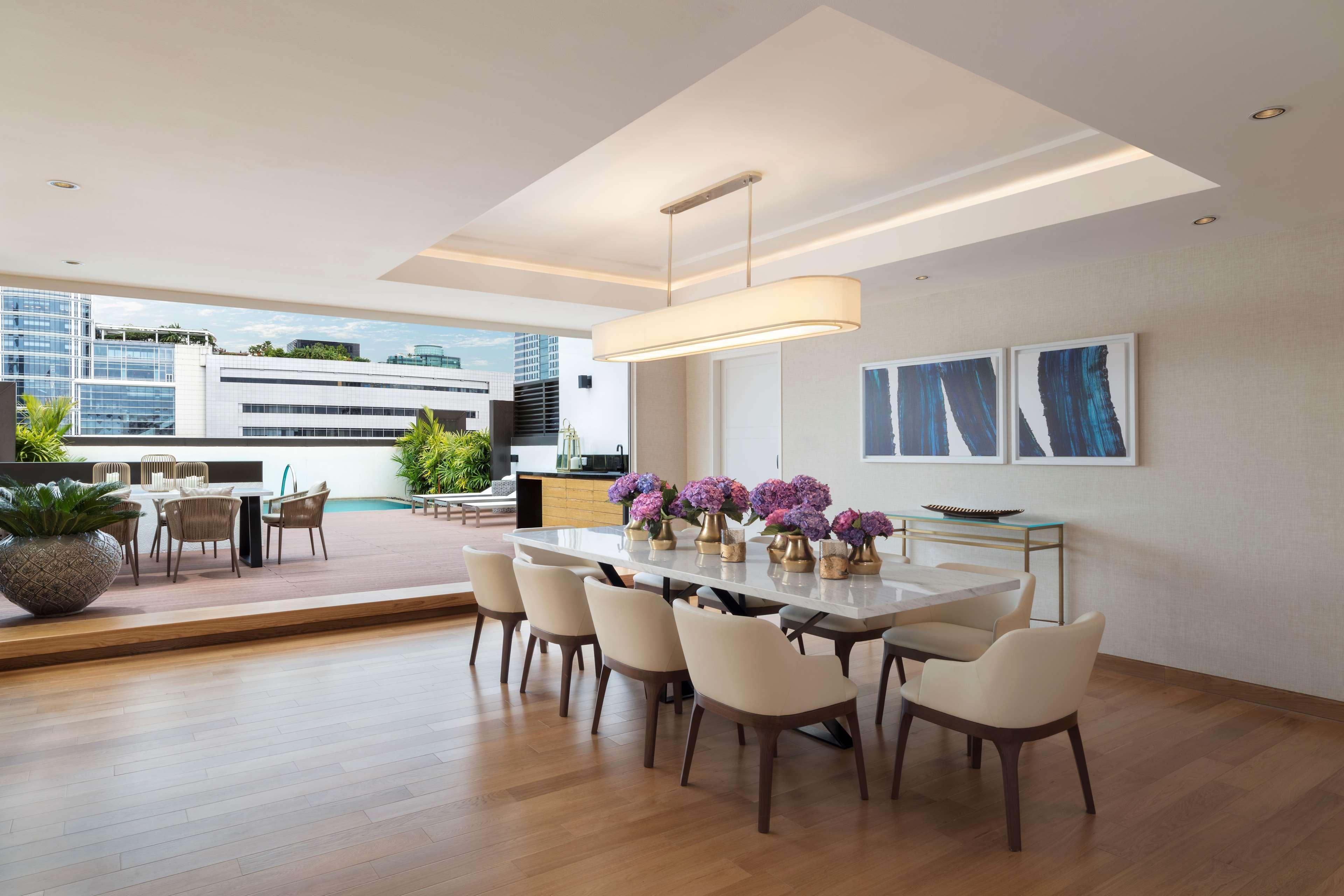 Siam Kempinski Hotel Bangkok Exterior photo Dining room