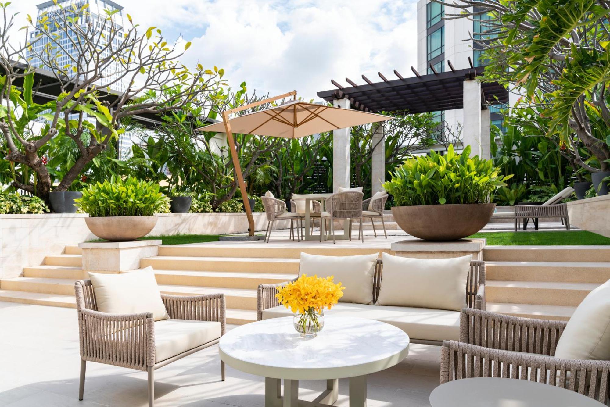 Siam Kempinski Hotel Bangkok Exterior photo The Park, Hyderabad