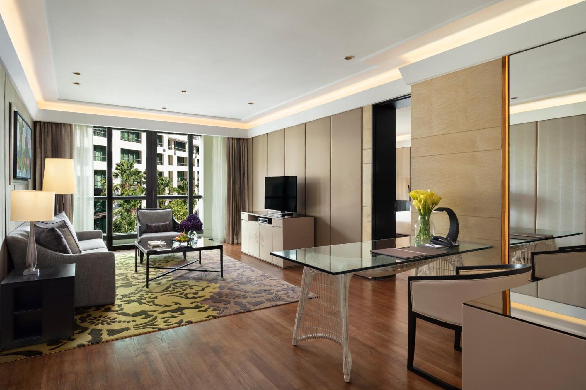 Siam Kempinski Hotel Bangkok Exterior photo