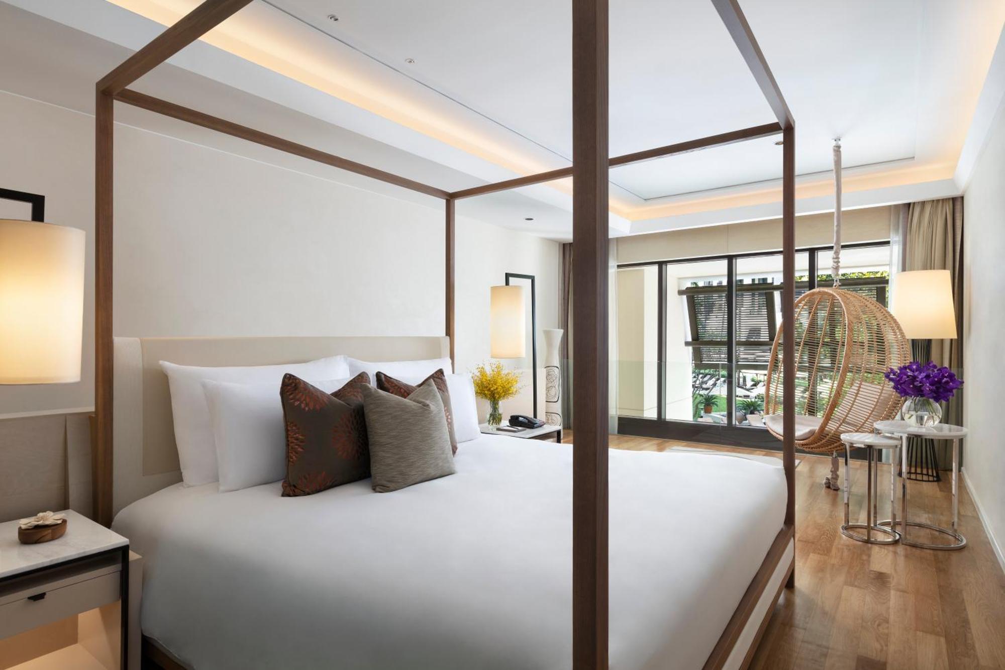 Siam Kempinski Hotel Bangkok Exterior photo Deluxe Suite