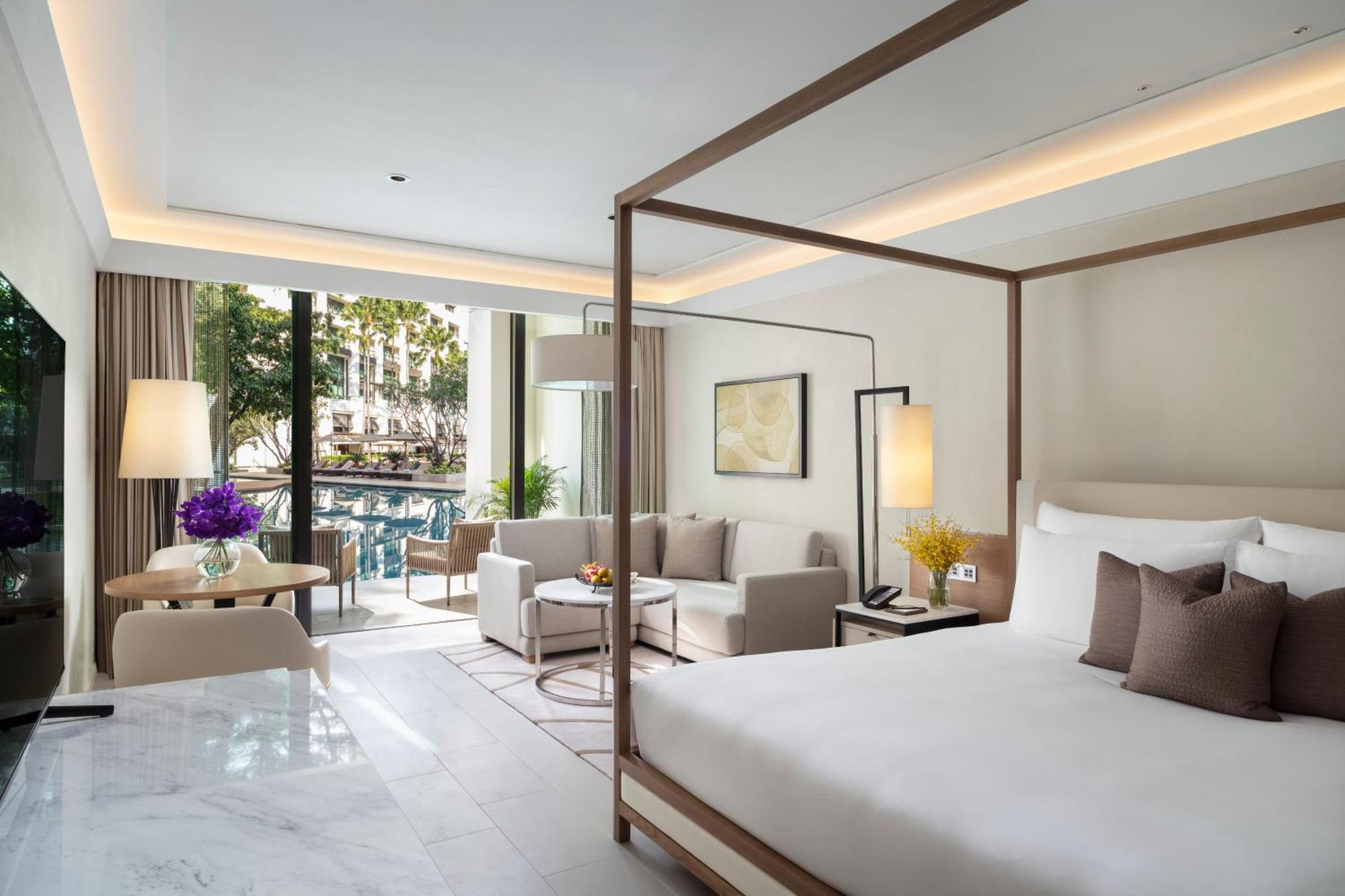 Siam Kempinski Hotel Bangkok Exterior photo Deluxe Suite