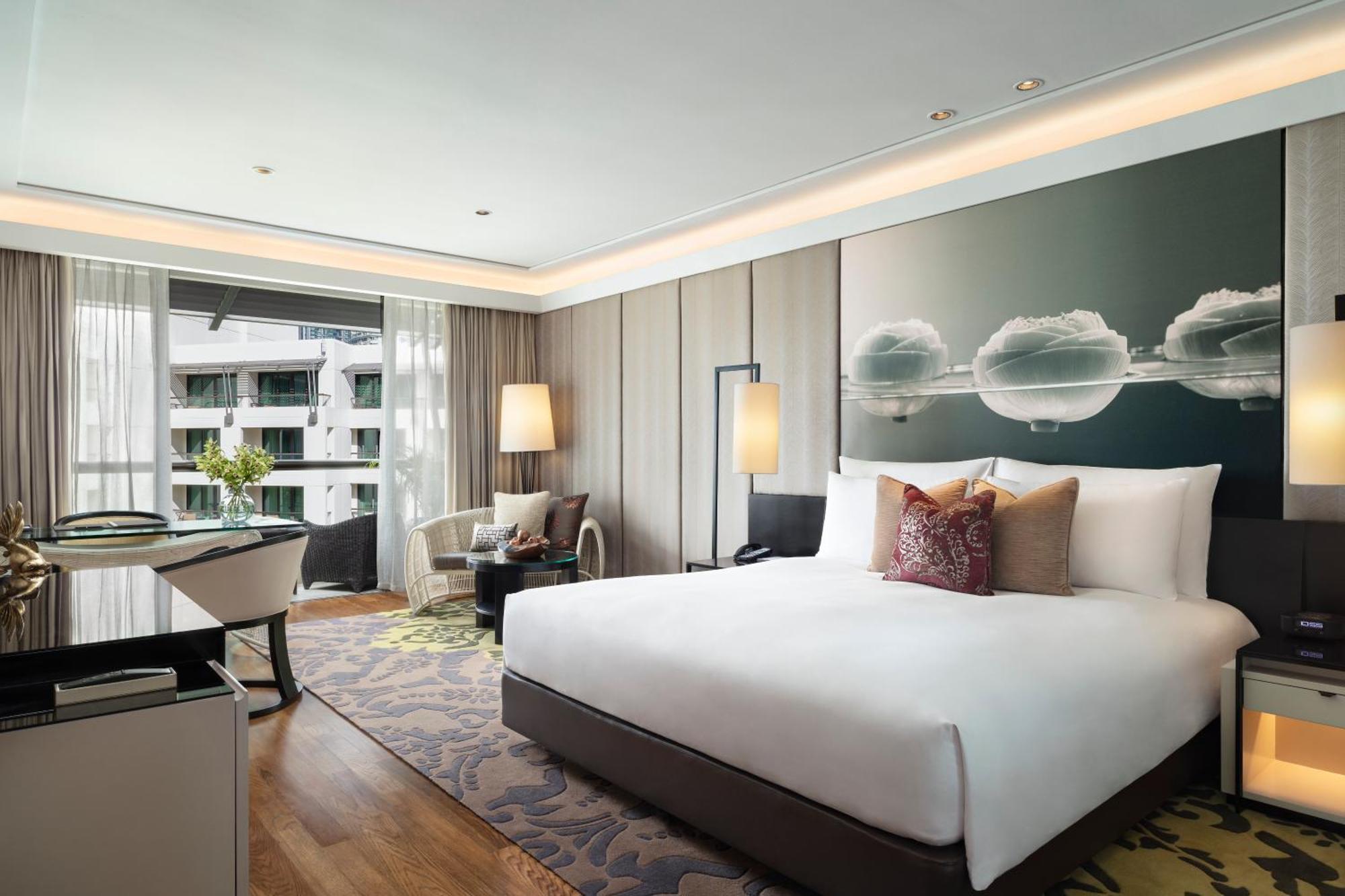 Siam Kempinski Hotel Bangkok Exterior photo Deluxe Suite