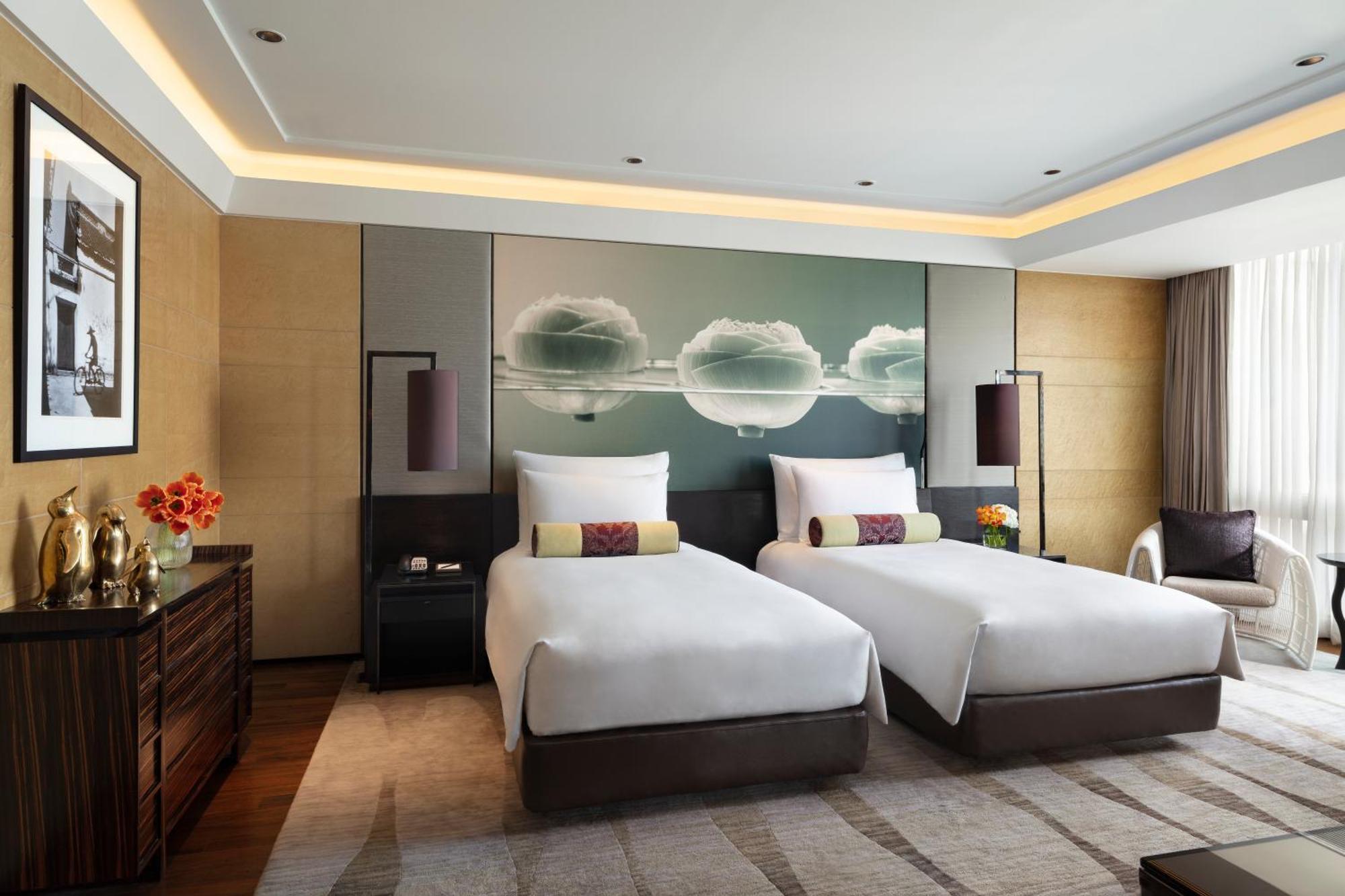 Siam Kempinski Hotel Bangkok Exterior photo Deluxe Room