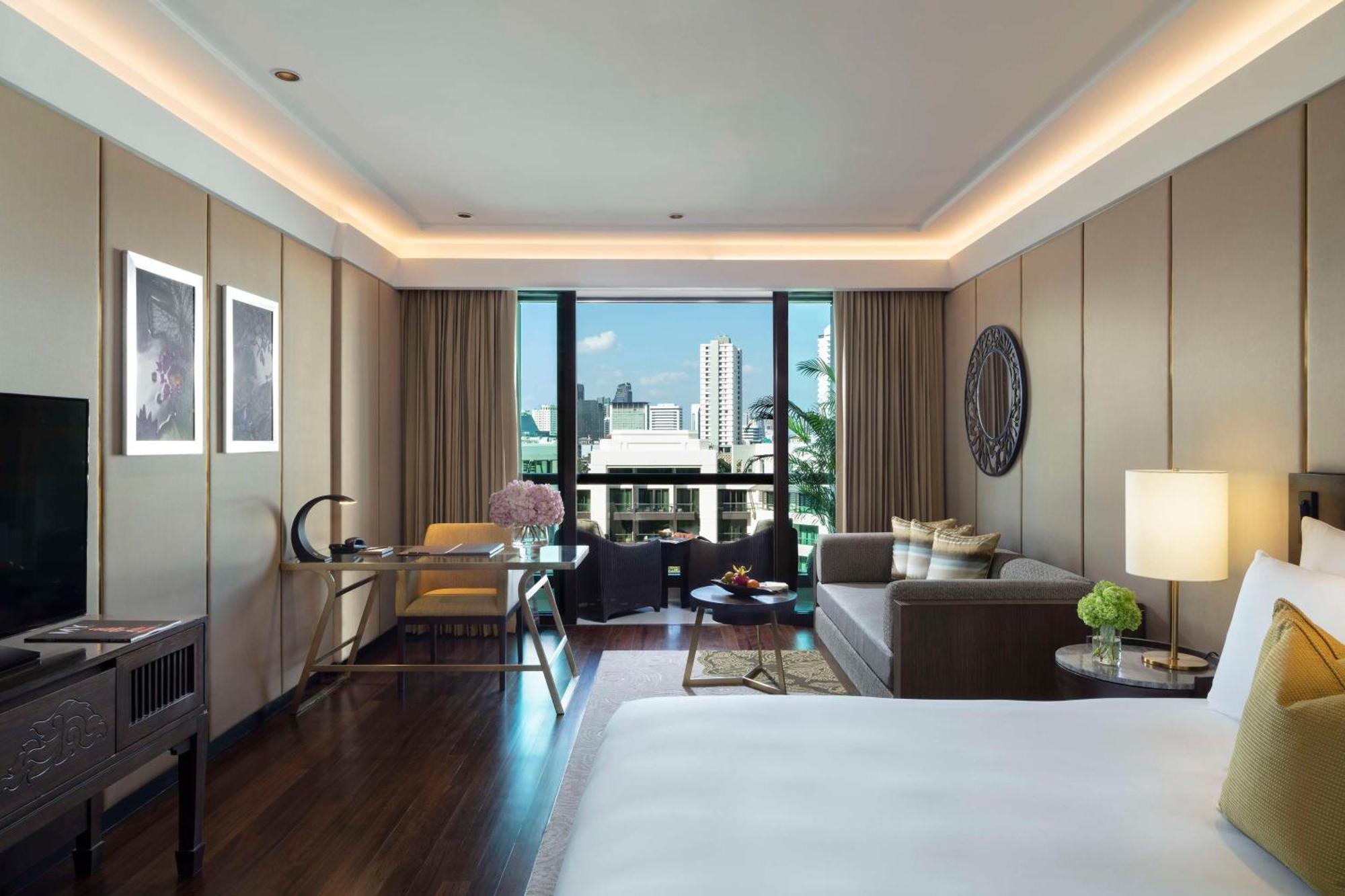 Siam Kempinski Hotel Bangkok Exterior photo Deluxe Suite